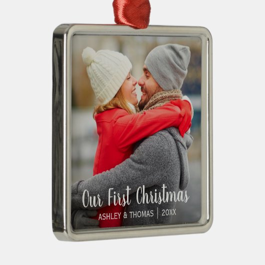 私達の初めてのクリスマスのカップルの写真のモダンの正方形 メタルオーナメント (右)
