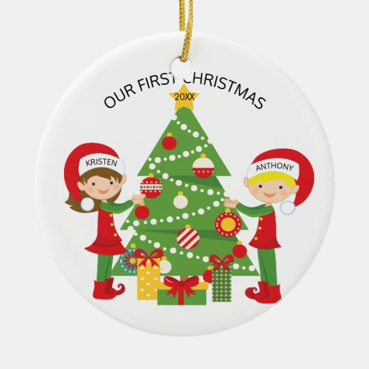 私達の初めてのクリスマスのパーソナライズなクリスマス セラミックオーナメント (正面)