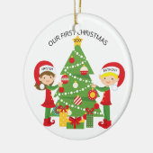私達の初めてのクリスマスのパーソナライズなクリスマス セラミックオーナメント (左)
