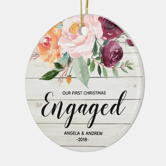 私達の初めてのクリスマスの婚約したなクリスマスのオーナメント セラミックオーナメント (左)