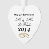 私達の初めてのクリスマスカスタマイズ可能な氏及び夫人 オーナメント (正面)