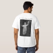 私達の息子はその40歳の人です Tシャツ (裏面フル)