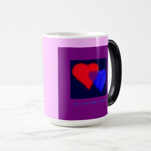 私達の愛は私達に家族をしました: 新しい親のため モーフィングマグカップ (正面右)