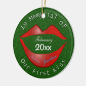 私達の最初キスの記念物でおもしろい セラミックオーナメント (左)