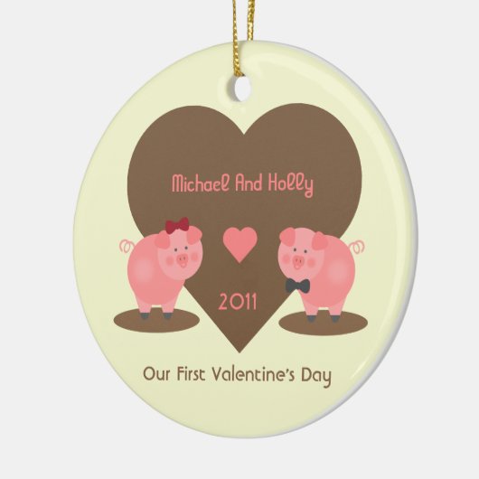 私達の最初バレンタインデーのブタおよびハート セラミックオーナメント (左)