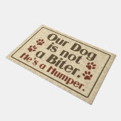 私達の犬は噛む人のユーモアではないです ドアマット (アングル)