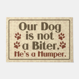 私達の犬は噛む人のユーモアではないです ドアマット