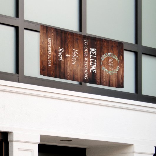 私達の結婚式のモノグラムへの素朴な木歓迎 横断幕 (ビルの外側)