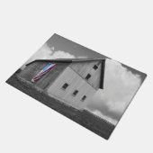 私達の農家の旗-米国旗が付いている納屋 ドアマット (アングル)