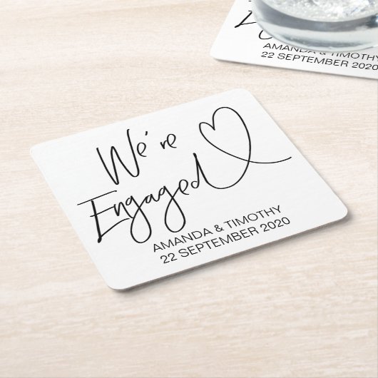 私達は婚約したな婚約パーティのコースターの装飾です スクエアペーパーコースター (アングル)