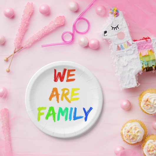 私達は家族の虹の日光の採用のデザインです ペーパープレート (パーティー)