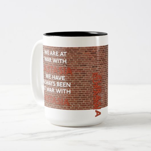 私達は東アジアのマグとの戦争に常にあったありますことが ツートーンマグカップ (正面左)
