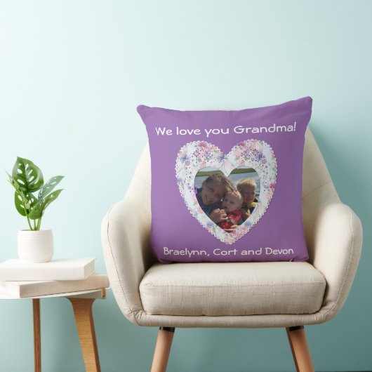 "私達は祖母"の花のハート形フレーム愛します クッション (椅子)