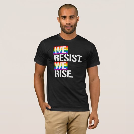 私達は私達にLGBTQは上がります- -訂正します抵抗します- - Tシャツ (正面フル)