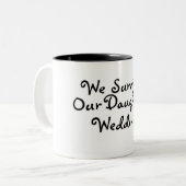 私達は私達の娘の結婚を生き延びました ツートーンマグカップ (正面左)
