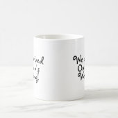 私達は私達の息子の結婚を生き延びました コーヒーマグカップ (中央)