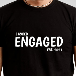 私頼は婚約パーソナライズされたのTシャツ Tシャツ