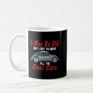 私、歳はとってるけどカッコいい車に乗ってるんだぜ コーヒーマグカップ