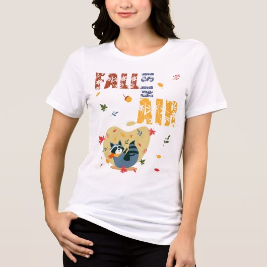 秋が空気の中にいるアライグマ トライブレンドＴシャツ (正面)