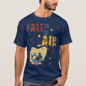 秋が空気の中にいるアライグマ Tシャツ (正面)
