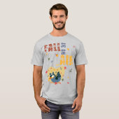 秋が空気中に漂っているアライグマのデザイン秋モチーフ Tシャツ (正面フル)