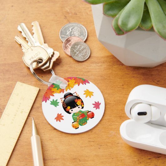 秋こけし人形 – 緑の着物芸者ガール キーホルダー (デスク)