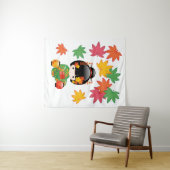 秋こけし人形 – 緑の着物芸者ガール タペストリー (インサイチュ(横))