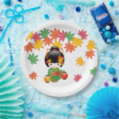 秋こけし人形 – 緑の着物芸者ガール ペーパープレート (パーティー)