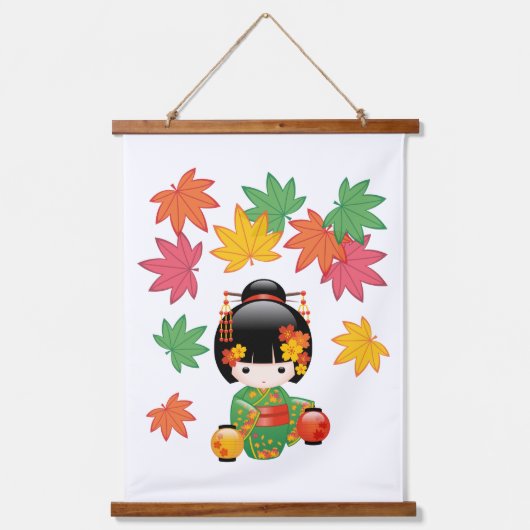 秋こけし人形 – 緑の着物芸者ガール 吊り下げ型タペストリー (正面)