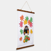 秋こけし人形 – 緑の着物芸者ガール 吊り下げ型タペストリー (傾斜あり)