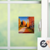 秋には樺の木の木がドライブウェイに並んだ ウィンドウサイン (ホーム)