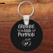 秋による女性ハロウィーンの妊娠告知 キーホルダー (正面)