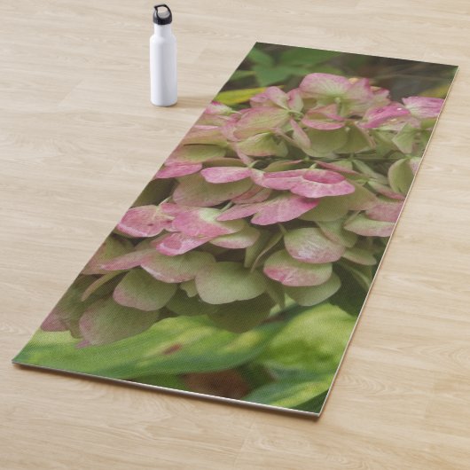 秋のあじさい開花ウィズゴールデンホスタ葉ズ ヨガマット (インサイチュ)