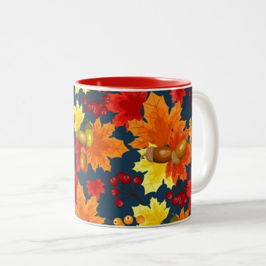 秋のどんぐりとオークの離れ木 ツートーンマグカップ (正面右)