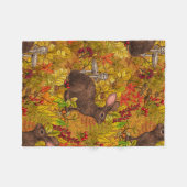 秋のウサギの丘 フリースブランケット (正面(横))