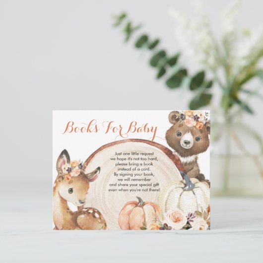 秋のウッドランドガール赤ちゃんシャワーベビー本 インビテーションポストカード (スタンド正面)