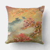 秋のオレンジと赤の木と遠くの山 クッション (正面)