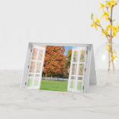 秋のオークの木の窓ビュー カード (黄色い花)