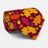 秋のオーク葉のとドングリパターン(の模様が)あるン ネクタイ (ロール)