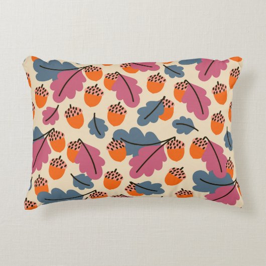 秋のオーク葉材・どんぐり模様 アクセントクッション (正面)