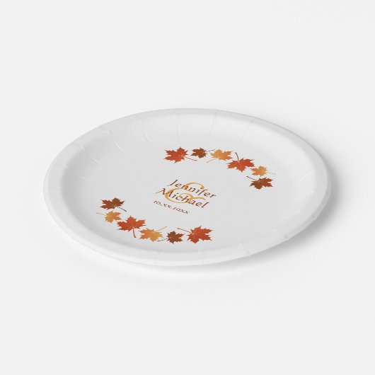 秋のカエデ葉ーの素朴な秋の結婚式 ペーパープレート (アングル)