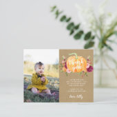 秋のカボチャの子供の誕生日パーティーの写真にお礼を ポストカード (スタンド正面)