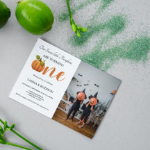 秋のカボチャ秋ツインズ最初の誕生日パーティー