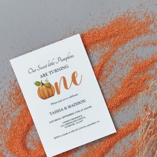 秋のカボチャ秋ツインズ最初の誕生日パーティー 招待状