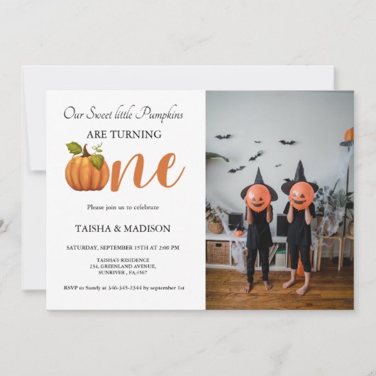 秋のカボチャ秋ツインズ最初の誕生日パーティー 招待状 (正面)