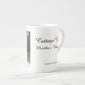 秋のカボチャ – マーサのブドウ畑 ボーンチャイナマグカップ (正面右)