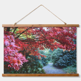 秋のカラフル庭の散歩の風景 吊り下げ型タペストリー