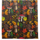 秋のキノコ葉や、木の実や果実が暗い日 シャワーカーテン (正面)