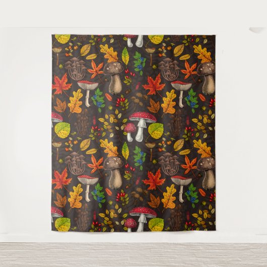 秋のキノコ葉や、木の実や果実が暗い日 タペストリー (正面)