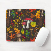 秋のキノコ葉や、木の実や果実が暗い日 マウスパッド (マウス)